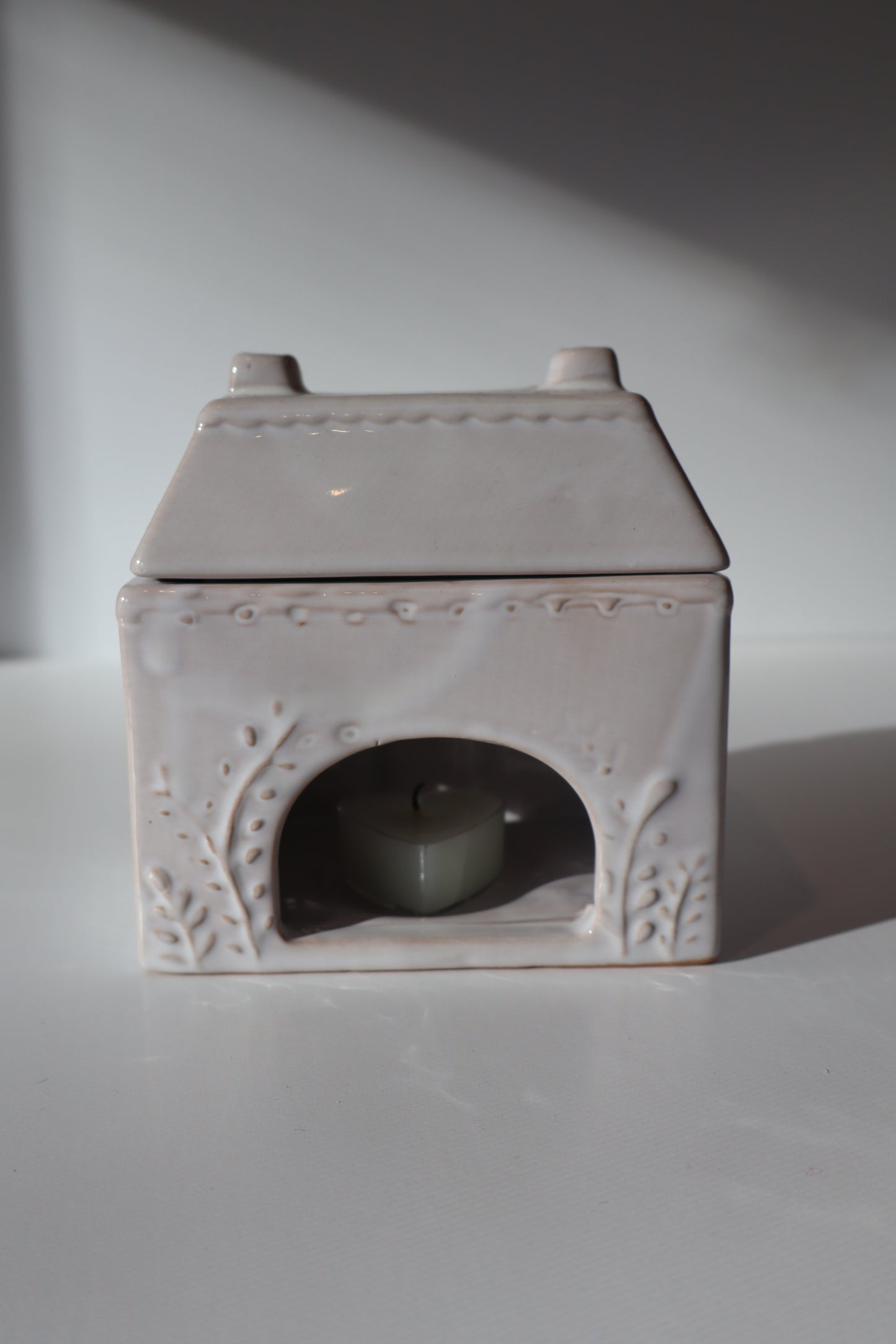 Ceramic White House Wax Warmer